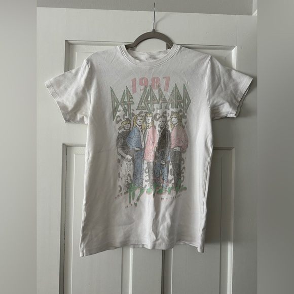 Recycled Karma Tops - Recycled Karma Def Leppard Short Sleeve Shirt